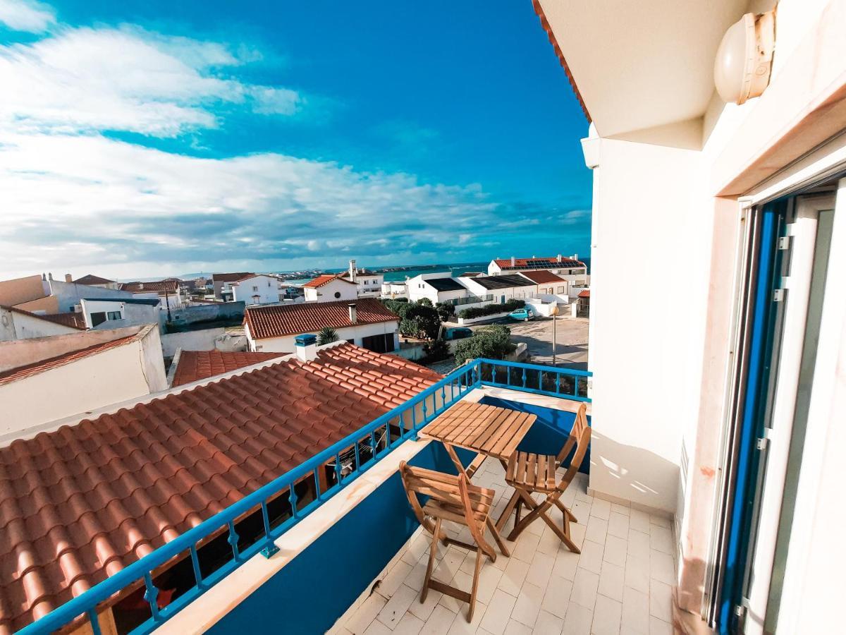 Be Baleal Surfhouse Hotel Bagian luar foto